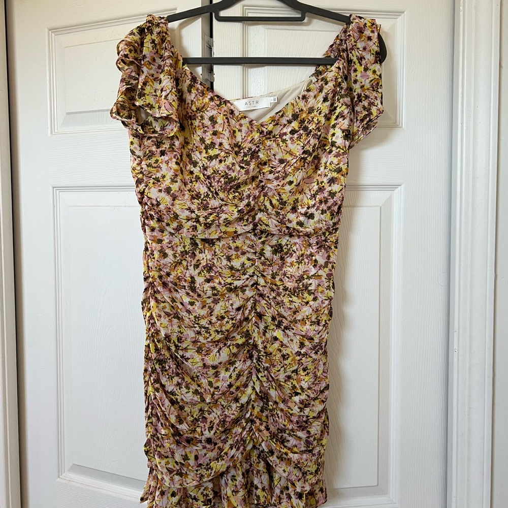 Astr floral dress size large